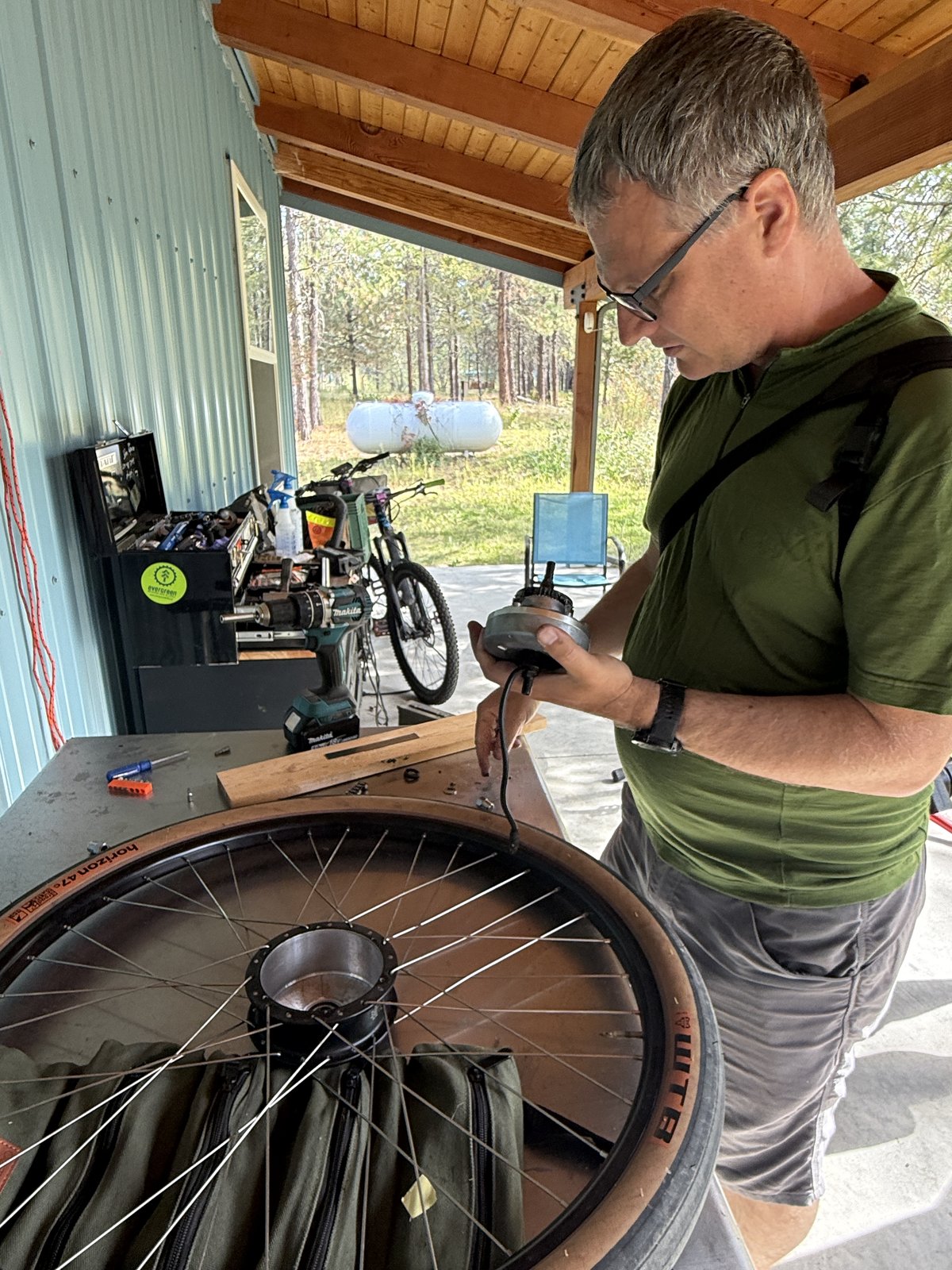 Repairing hub. Caroline photo.
